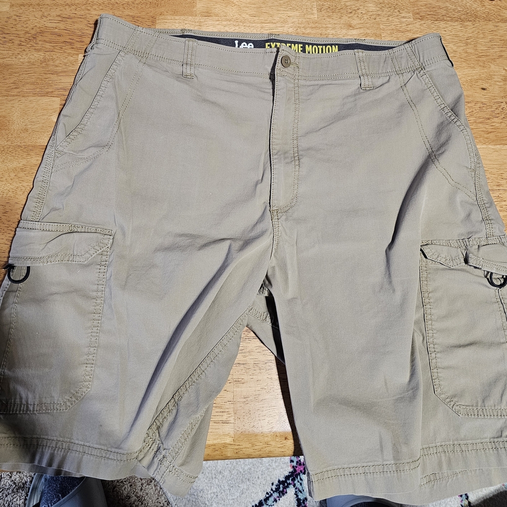 Lee Extreme Motion Flex Men's Cargo Shorts -Big And Tall Size 42 Nomad Color